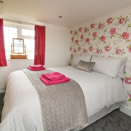 2 Crosslands * York