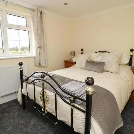 2 Crosslands Feriehus *